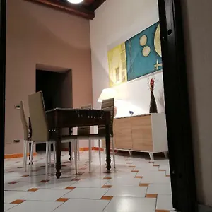Casa Nel Vicolo , Palermo Italia
